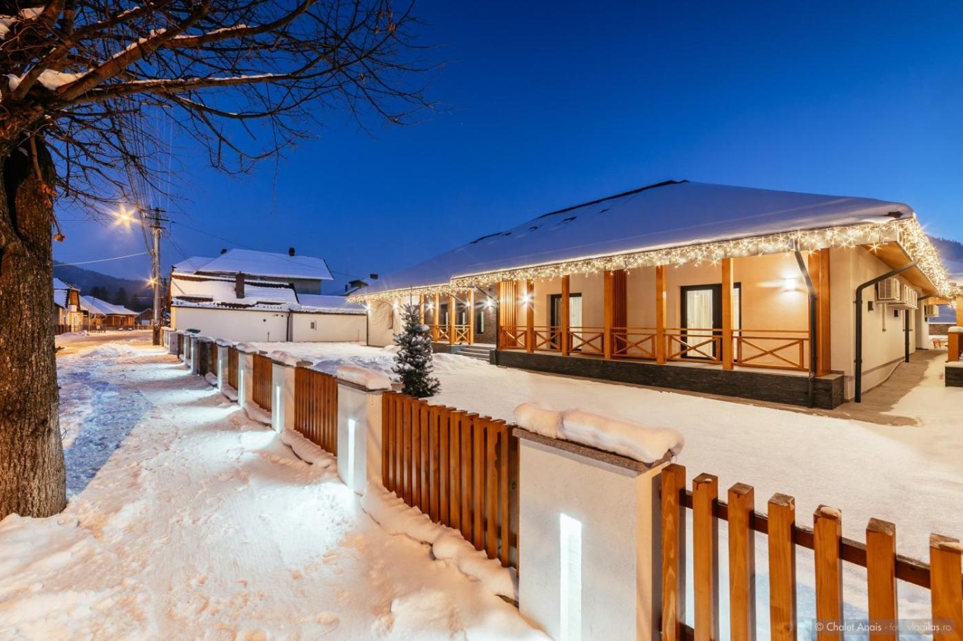 קאמפולונג מולדובנסק Anais Chalet מראה חיצוני תמונה